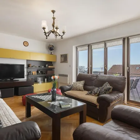 Vintage Spartium With Free Parking Apartamento