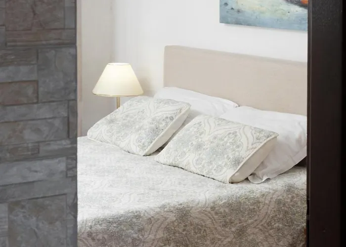 Vintage Spartium With Free Parking Lejlighed Makarska