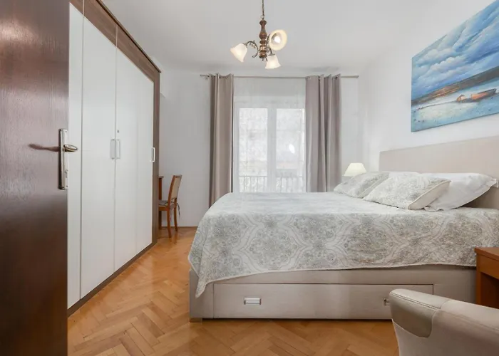 Vintage Spartium With Free Parking Lejlighed Makarska